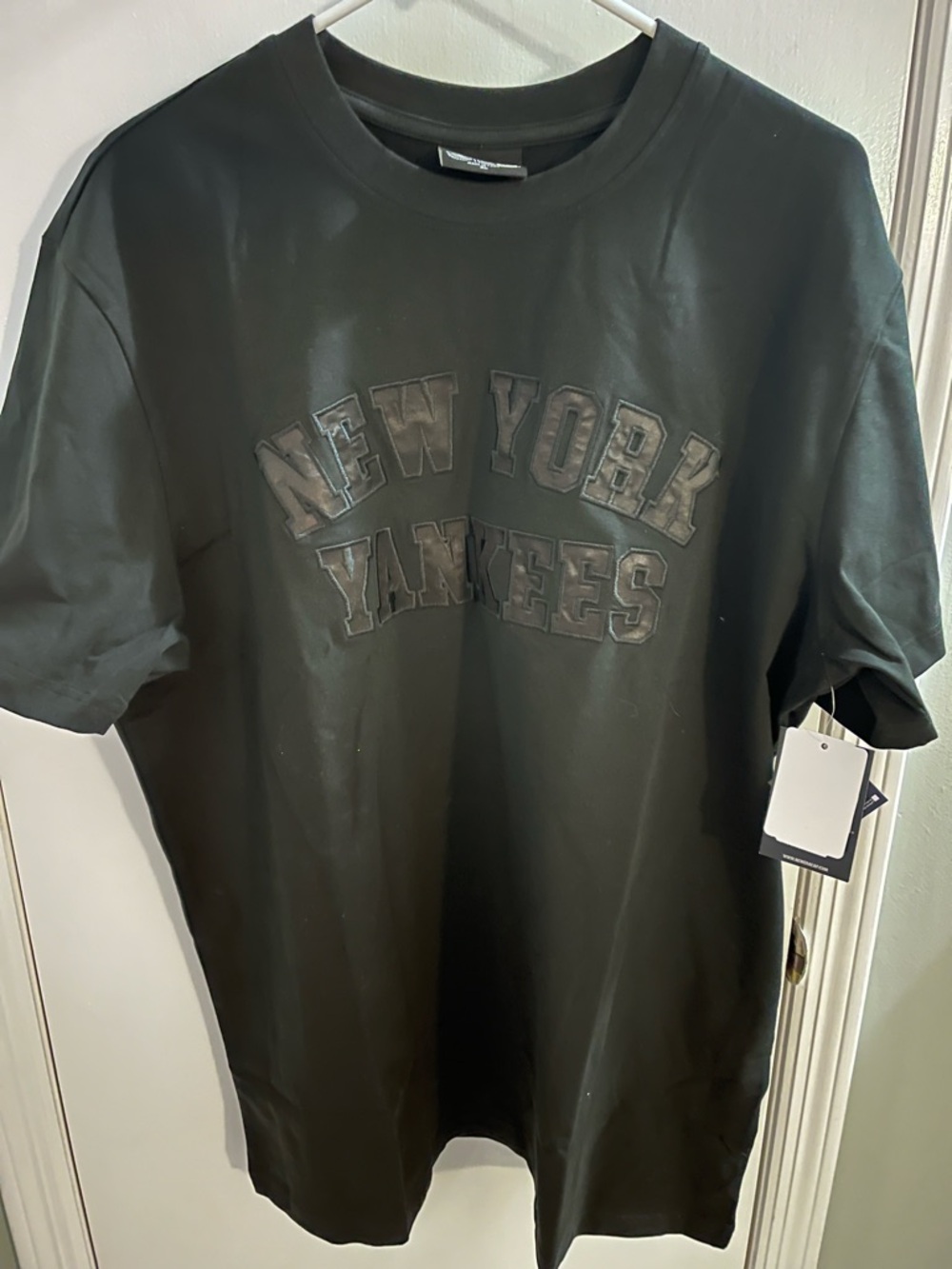 New Era Black New York Yankees Graphic Tee